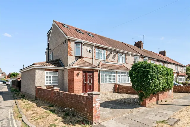 Lela Avenue, Hounslow, photo 1