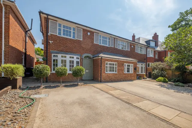 The Drive, London, SW20, photo 1