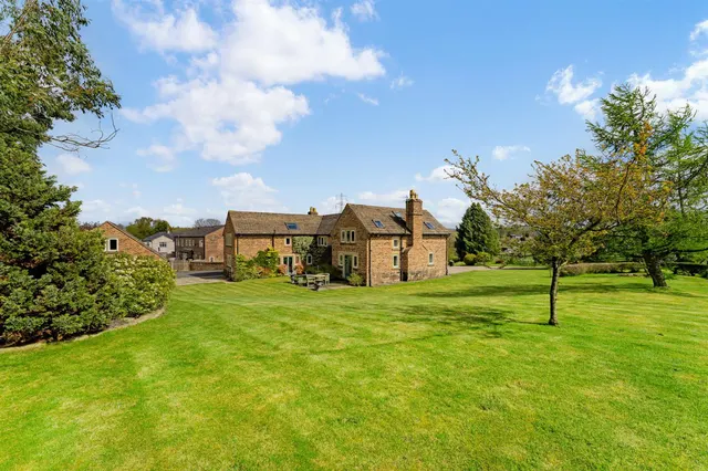 Whirley Road, Macclesfield, SK10, photo 2