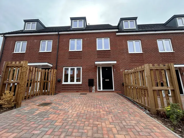 Brass Lane, Birmingham, B16, photo 1