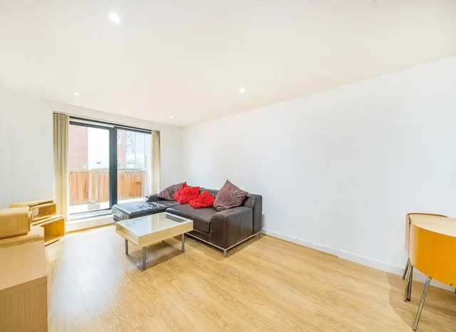 Chapter Way, Colliers Wood, SW19, photo 2