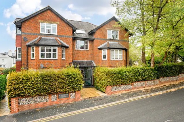 Sydney Road, Guildford, GU1, photo 1