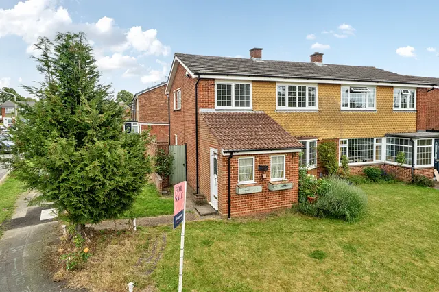 Devonshire Green, Farnham Royal, SL2, photo 1