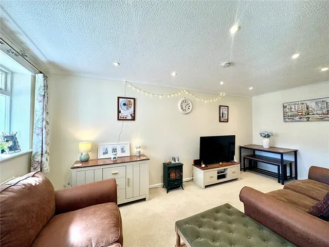 Earlswood Drive, Alderholt, SP6, photo 2