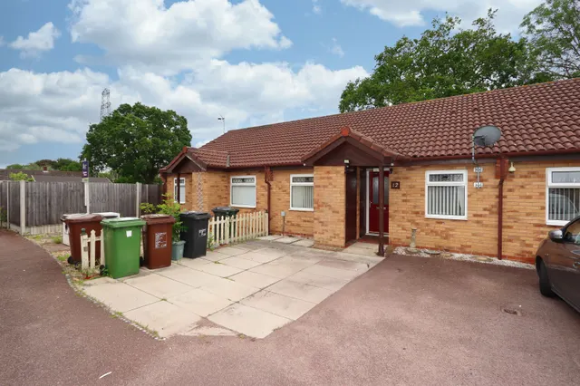 Minehead Close, Corby, NN18, photo 1