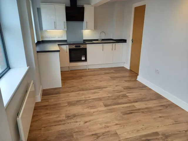 High Street, LL13, photo 3