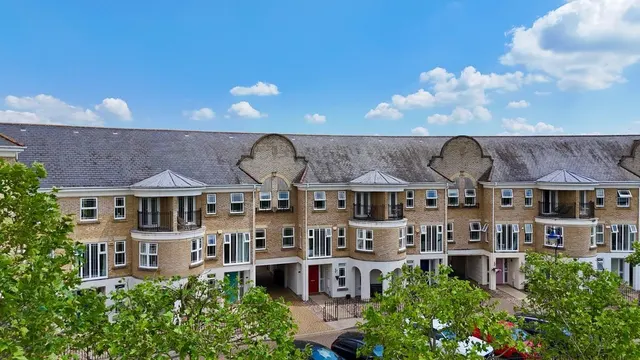 Dettingen Crescent, Deepcut, photo 1