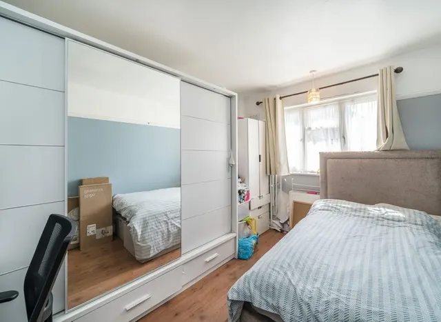 Photo 3 — Warwick Road, Thornton Heath, CR7