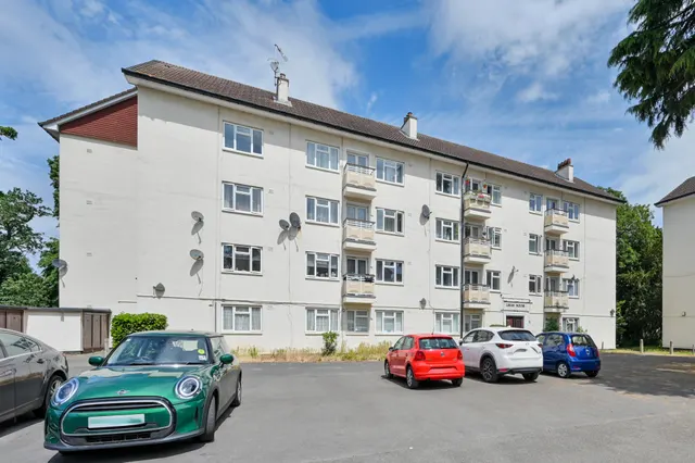 7 Leigh House, Kingsnympton Park, Kingston upon Thames, photo 1