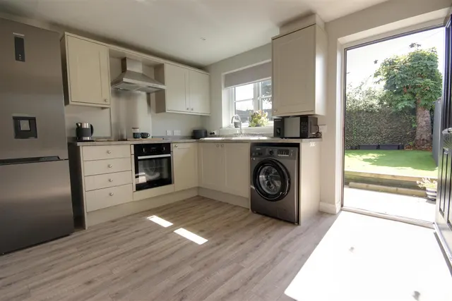 Photo 3 — Lissett Close, Leconfield