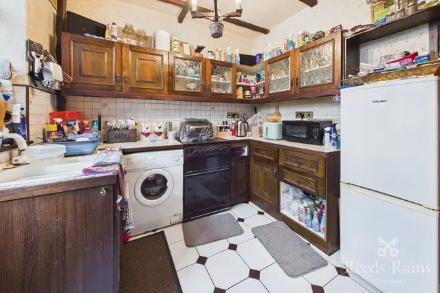 Photo 3 — Burrowlee Road, Sheffield, S6