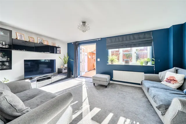 Inkerman Lane, Wellesley, GU11, photo 2