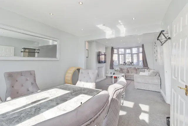 Harrowgate Drive, Leicester, LE4, photo 1