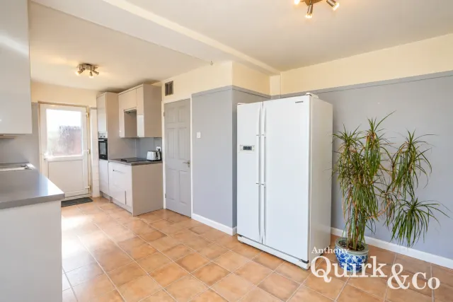 Meadow View Walk, Canvey Island, SS8, photo 2