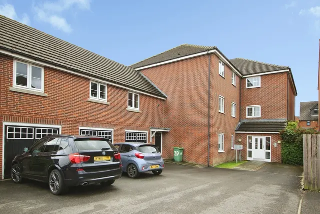 Fenton Place, Middleton, Leeds, West Yorkshire, LS10, photo 1