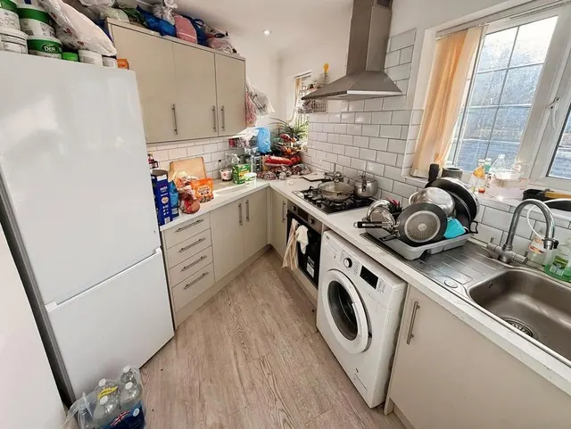 London Road, Earley, RG6, photo 2