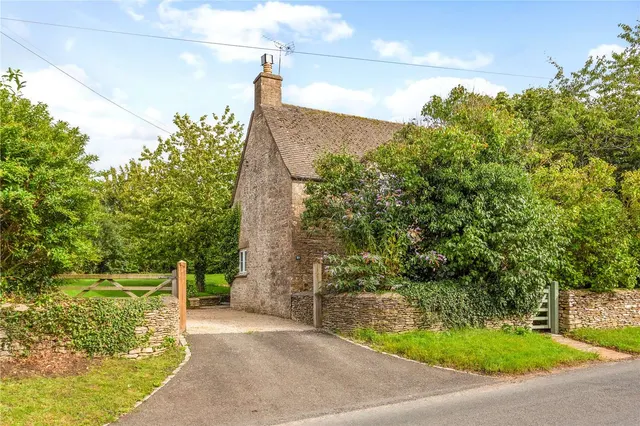 89 Ewen, Cirencester, Gloucestershire, GL7 6BT, photo 1
