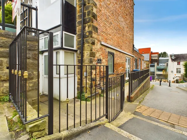 Cheltenham Mount, Harrogate, HG1, photo 1