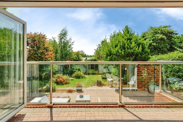 Copthorne Bank, Copthorne, RH10, photo 1