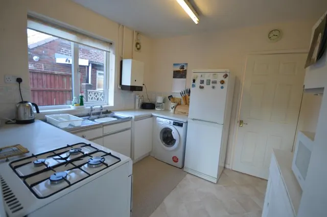 East Road, Ketley Bank, photo 3