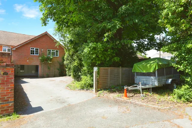 The Avenue, Fareham, photo 1