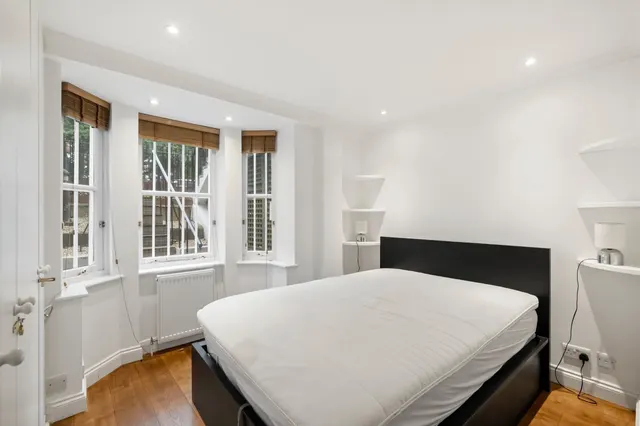 Albert Bridge Road, London, SW11, photo 2