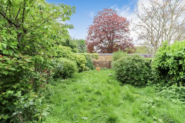 Photo 2 — Oaklands Road, Hanwell, London