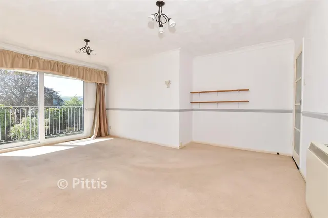 Howard Road, Shanklin, PO37, photo 2