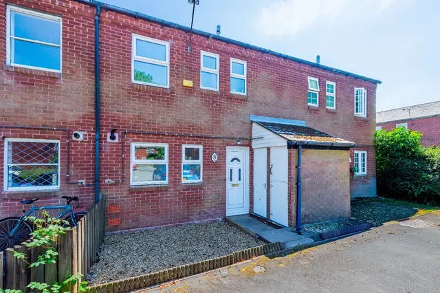Iris Crescent, Wrockwardine Wood, Telford TF2 7RD, photo 1