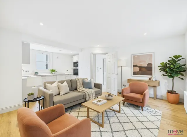 Photo 2 — Apt 8, Edmonstone House, North Place, Cheltenham, GL50 4DS