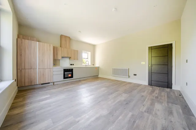 2 bedroom flat, Albany Road, Southsea, PO5