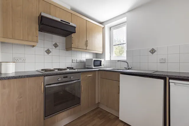 Photo 3 — Beckenham, BR3 1DW