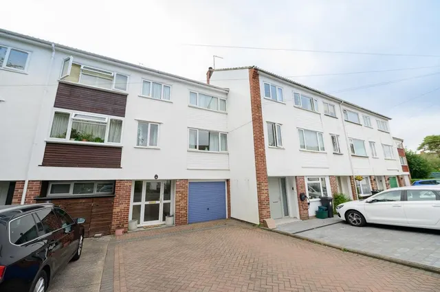 Pilgrims Way, Downend, BS16, photo 1