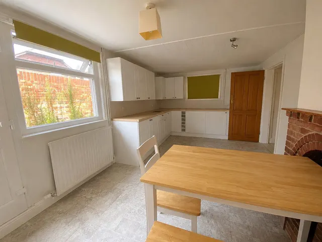 Church Road, Milford, GU8, photo 3