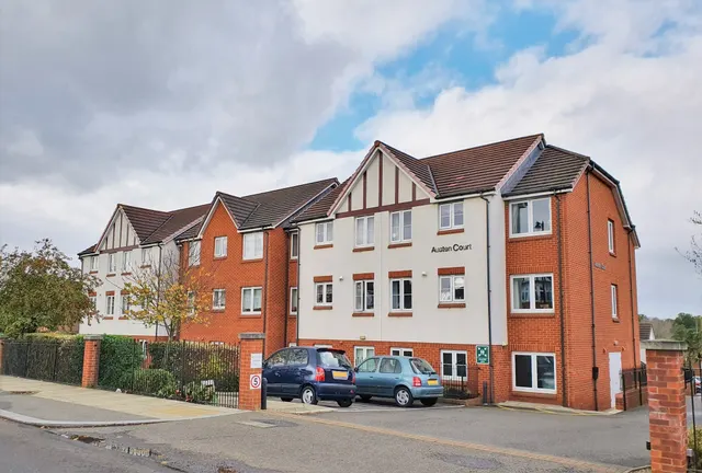 Winchmore Hill Road, London, N21, photo 1