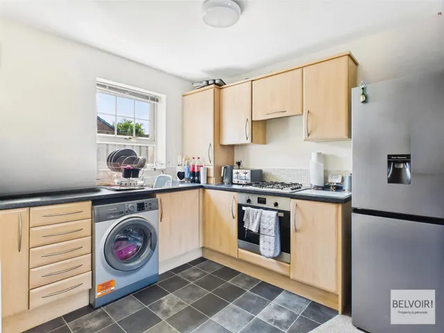 Photo 3 — Stockwell Avenue, Kiveton Park, Sheffield, S26