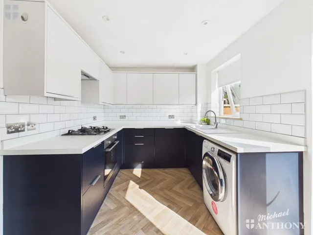 Photo 2 — Anton Way, Aylesbury, HP21 9TE