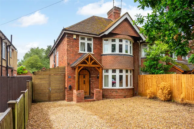 Wendover Road, Aylesbury, HP21, photo 1