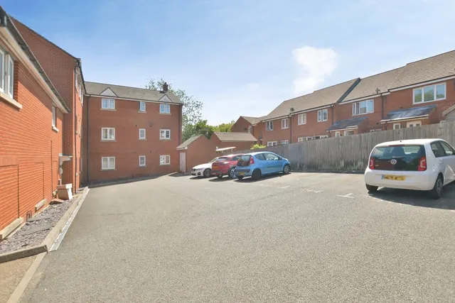 Grenadier Way, Ashford, TN23, photo 3