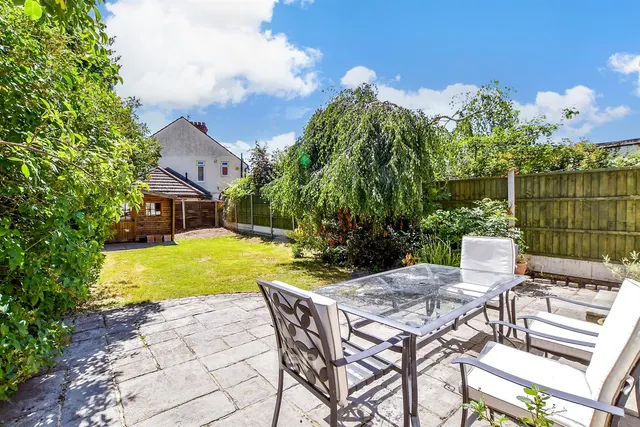 Main Road, Gidea Park, RM1, photo 2