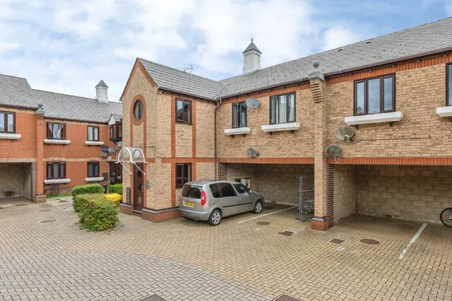 Chalk Court, Jetty Walk, Grays, Essex, RM17, photo 1