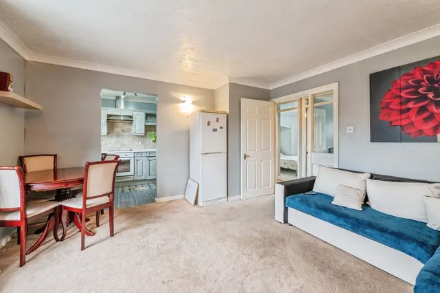 Photo 2 — Chalk Court, Jetty Walk, Grays, Essex, RM17