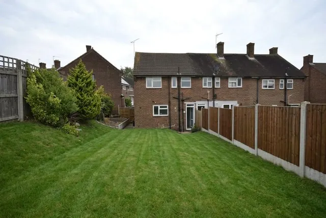 Dudley Gardens, RM3, photo 3