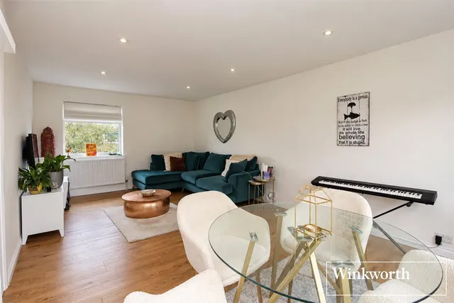 Red Road, Borehamwood, WD6, photo 3