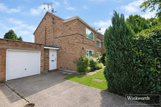 Red Road, Borehamwood, WD6, photo 1