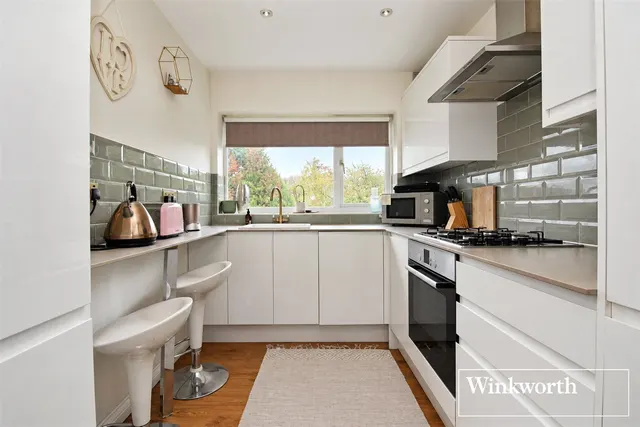 Red Road, Borehamwood, WD6, photo 2