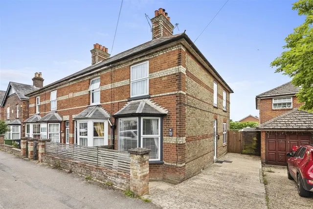 Amersham Road, High Wycombe, HP13, photo 1