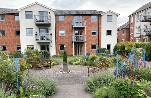 Lady Susan Court, New Road, Basingstoke, RG21, photo 1