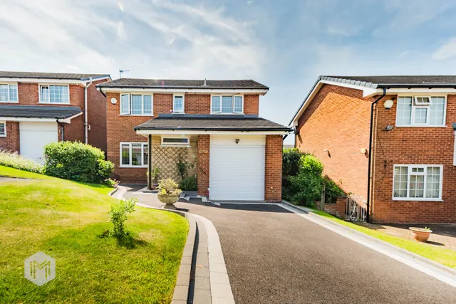 Photo 2 — Croyde Close, Bolton, BL2 4HJ