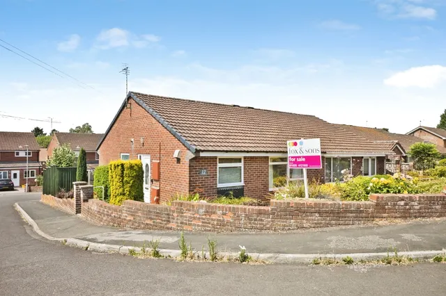 Southway Drive, Yeovil, photo 1